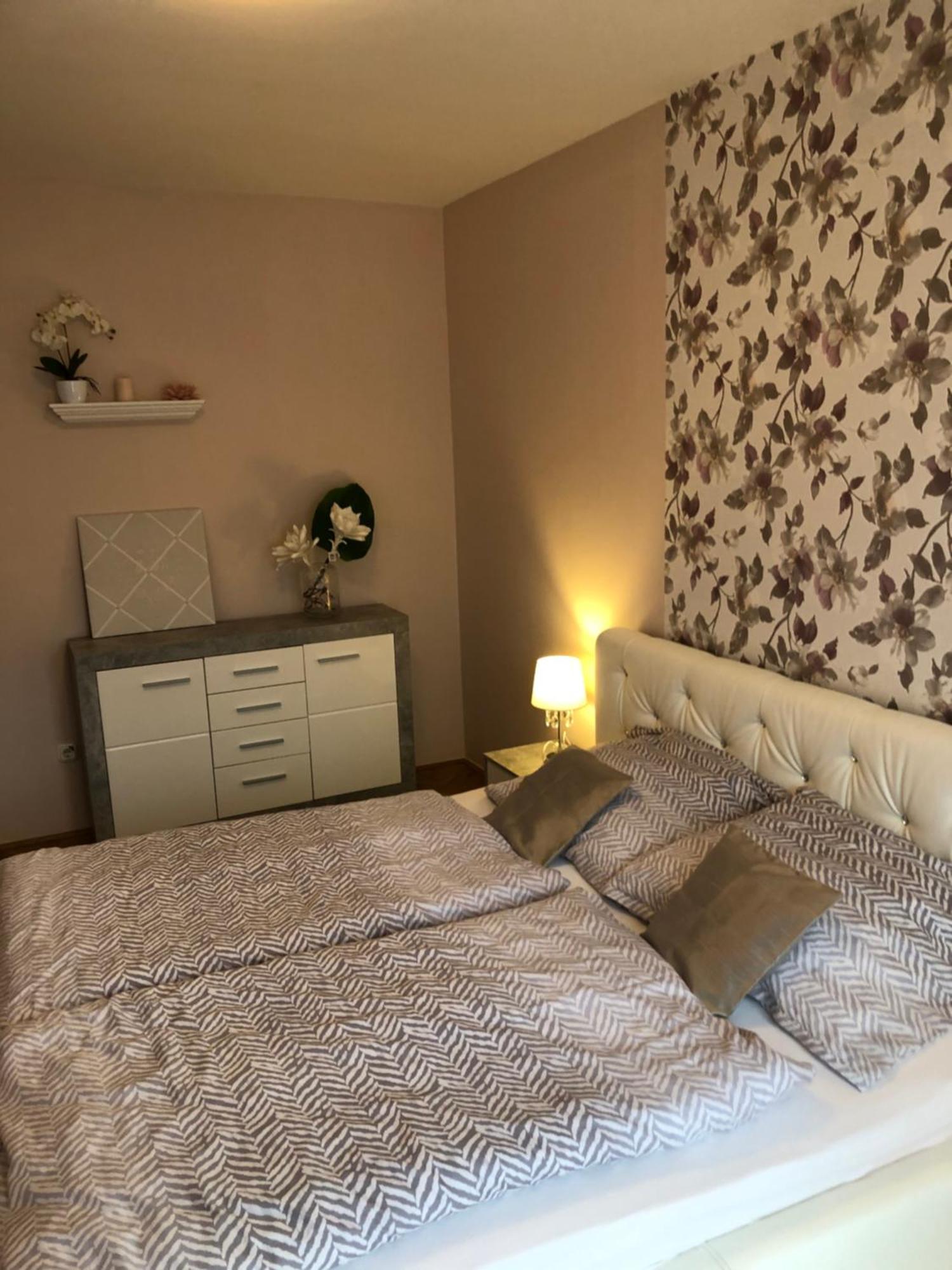 Apartamento Szeged Gyoengye Exterior foto