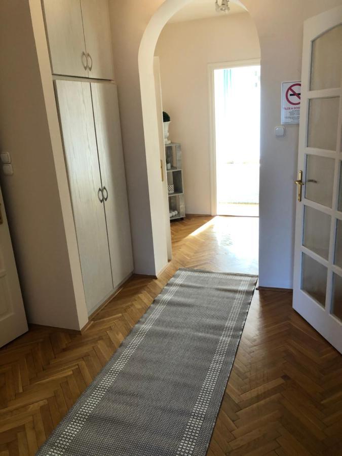 Apartamento Szeged Gyoengye Exterior foto