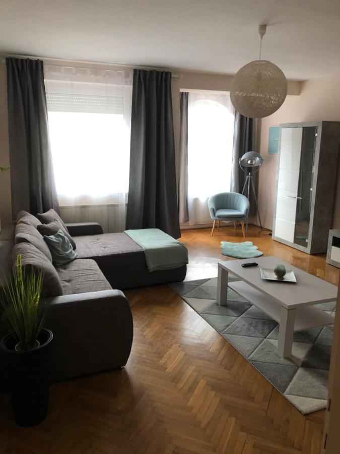Apartamento Szeged Gyoengye Exterior foto