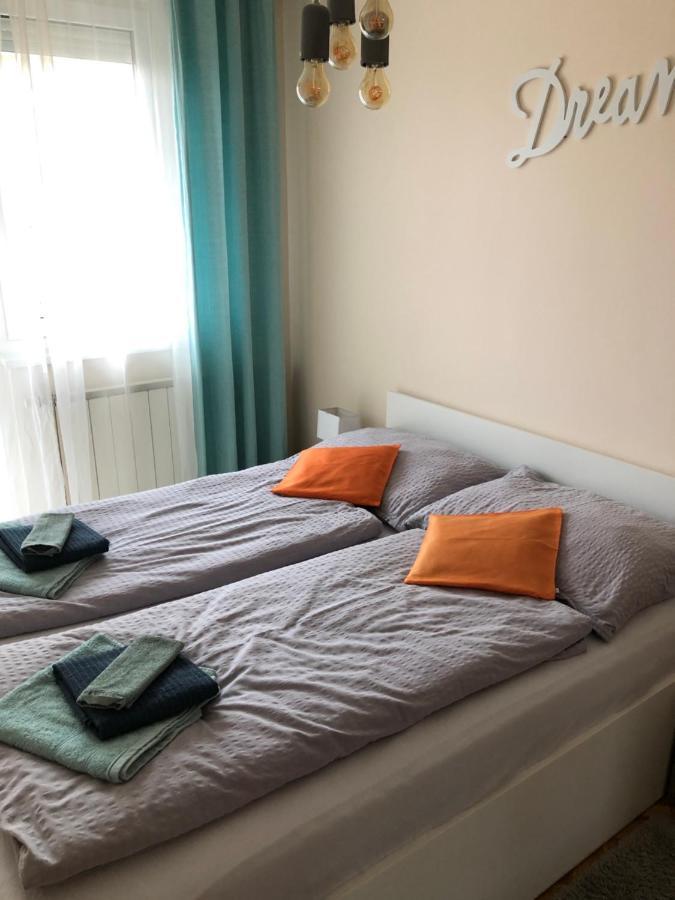 Apartamento Szeged Gyoengye Exterior foto