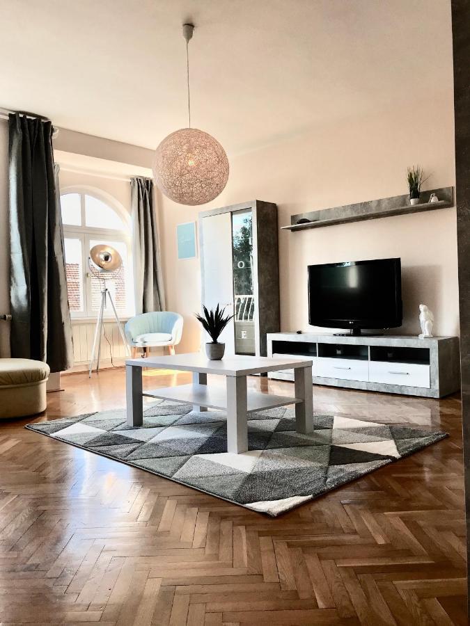 Apartamento Szeged Gyoengye Exterior foto