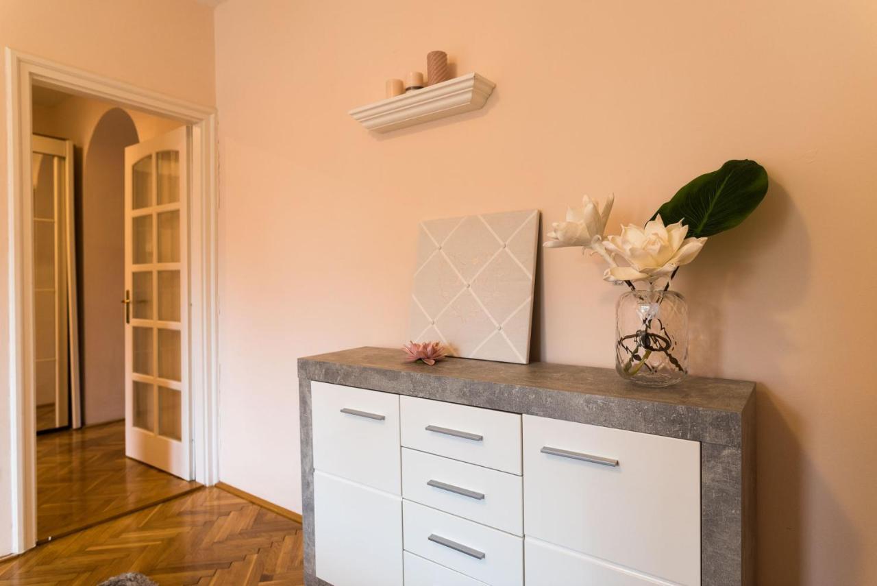 Apartamento Szeged Gyoengye Exterior foto